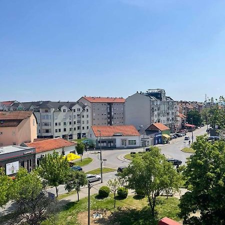 Penny Stan Na Dan Appartement Bijeljina Buitenkant foto