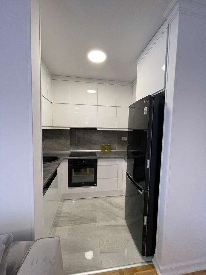 Penny Stan Na Dan Appartement Bijeljina Buitenkant foto